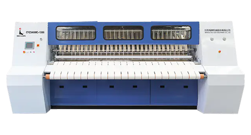 Truhenbügelmaschine mit zwei Truhen und einer Rolle